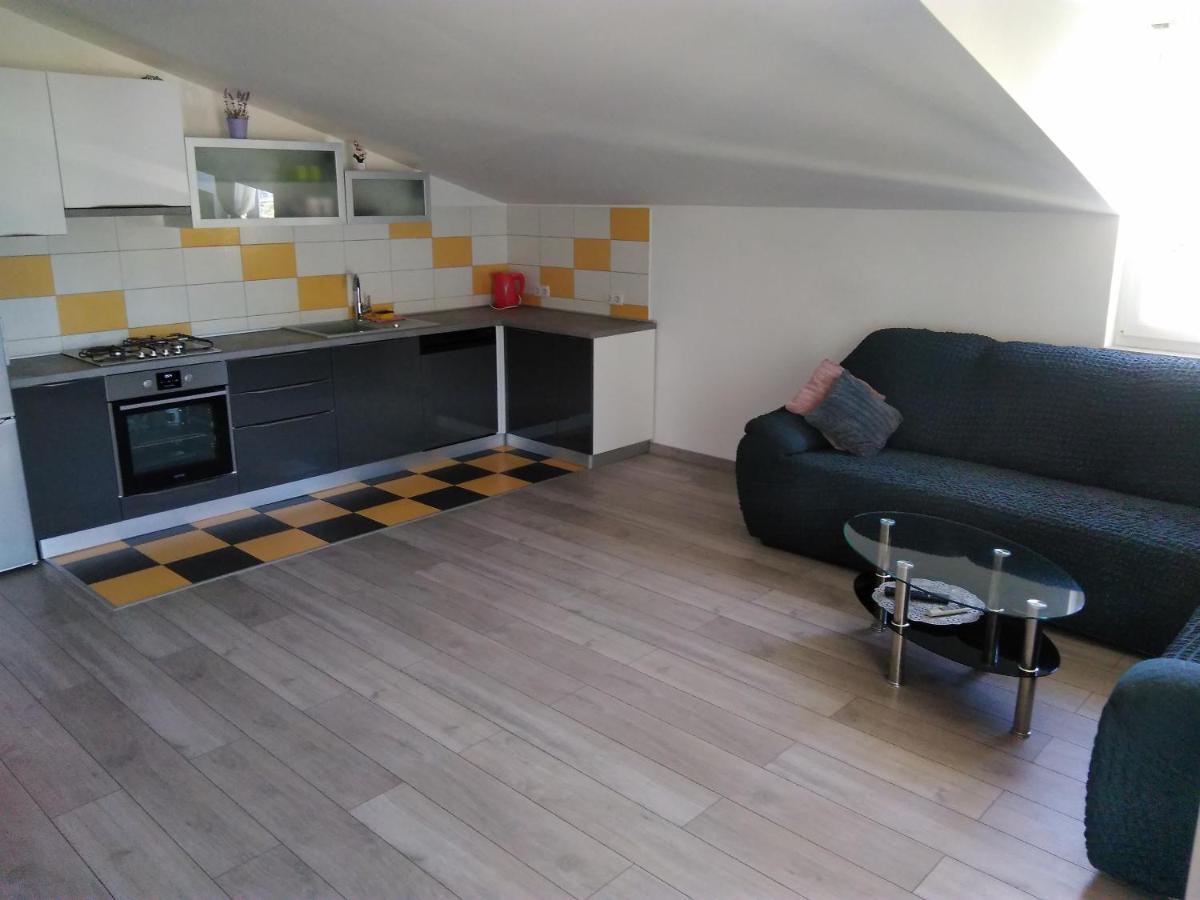 Apartment Mara *