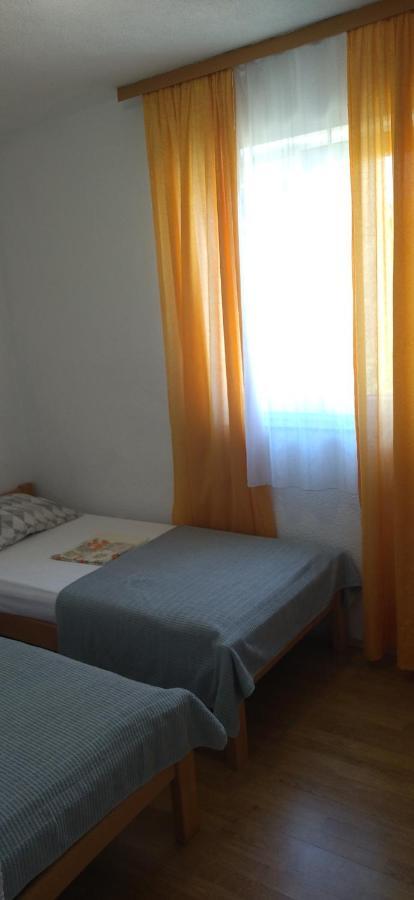 Apartment Mara Seget Vranjica