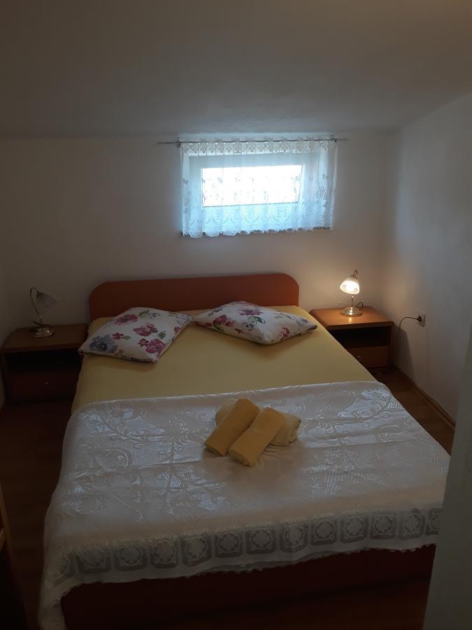 Apartment Mara Seget Vranjica