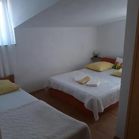 Apartments Mara Seget Vranjica Exterior foto